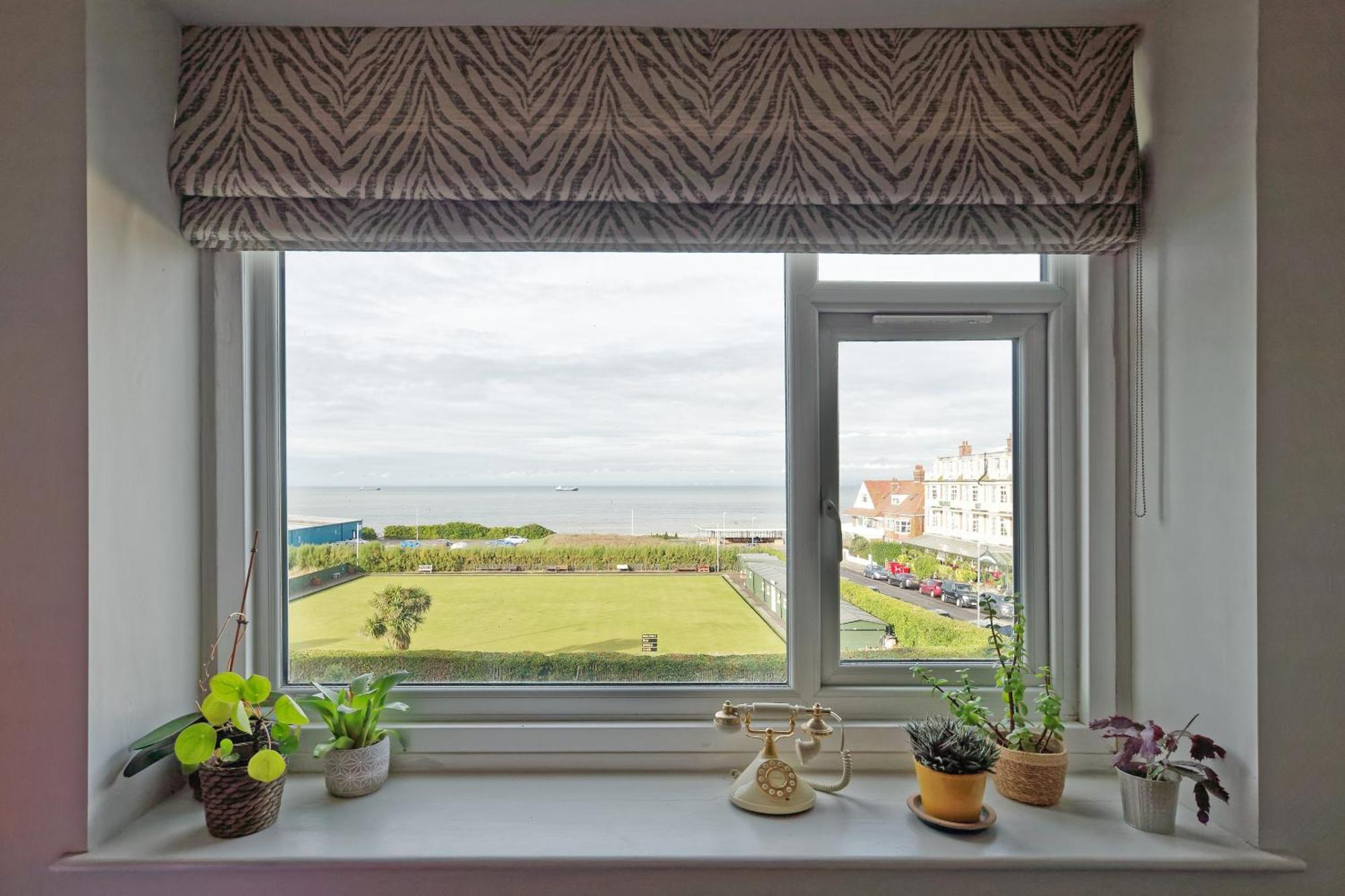 Walpole Bay Sea Views Apartment Margate Exterior photo